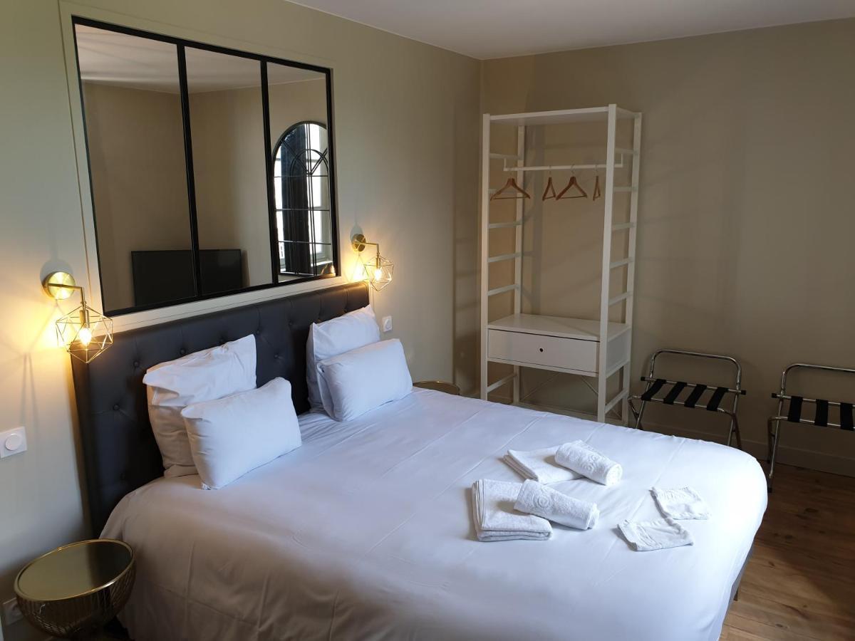 Au Loup Historic Apartments 바이외 객실 사진