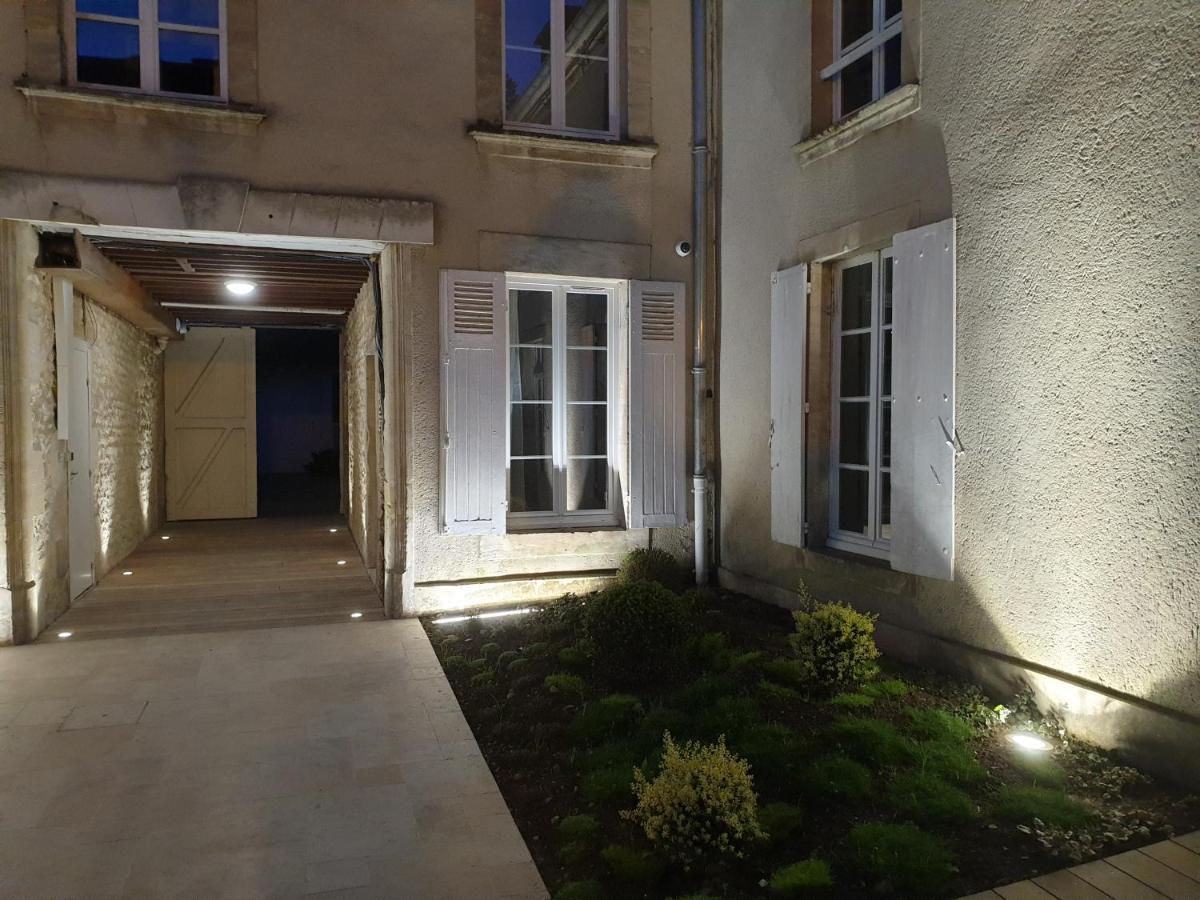 Au Loup Historic Apartments 바이외 외부 사진