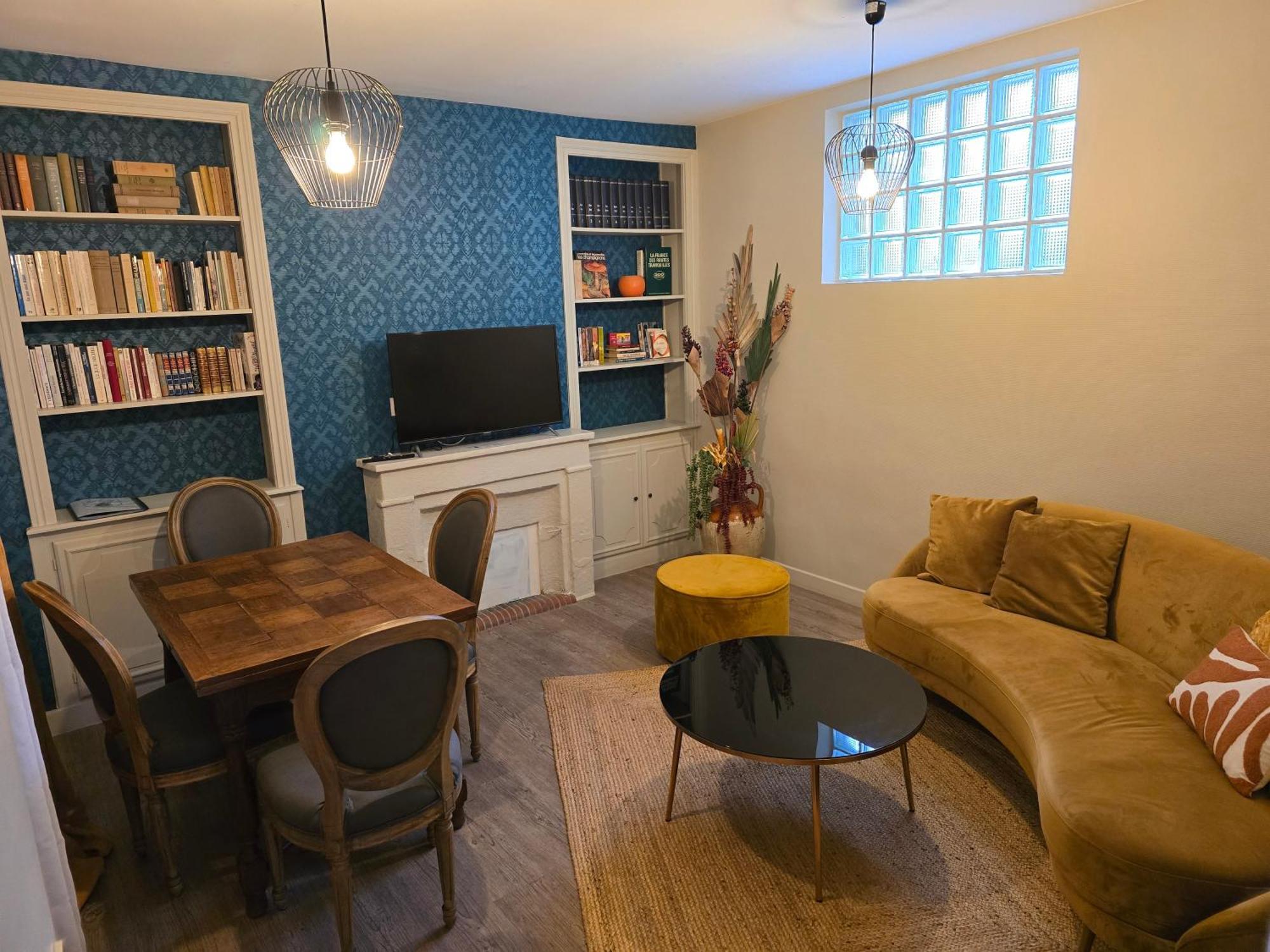 Au Loup Historic Apartments 바이외 외부 사진