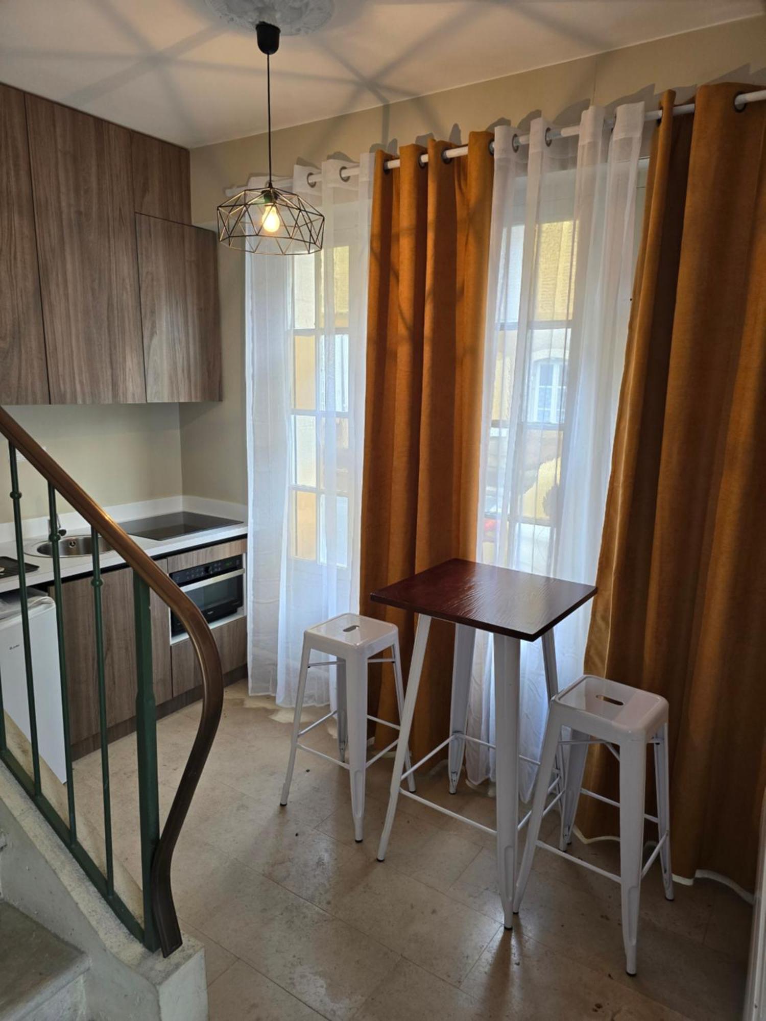 Au Loup Historic Apartments 바이외 외부 사진