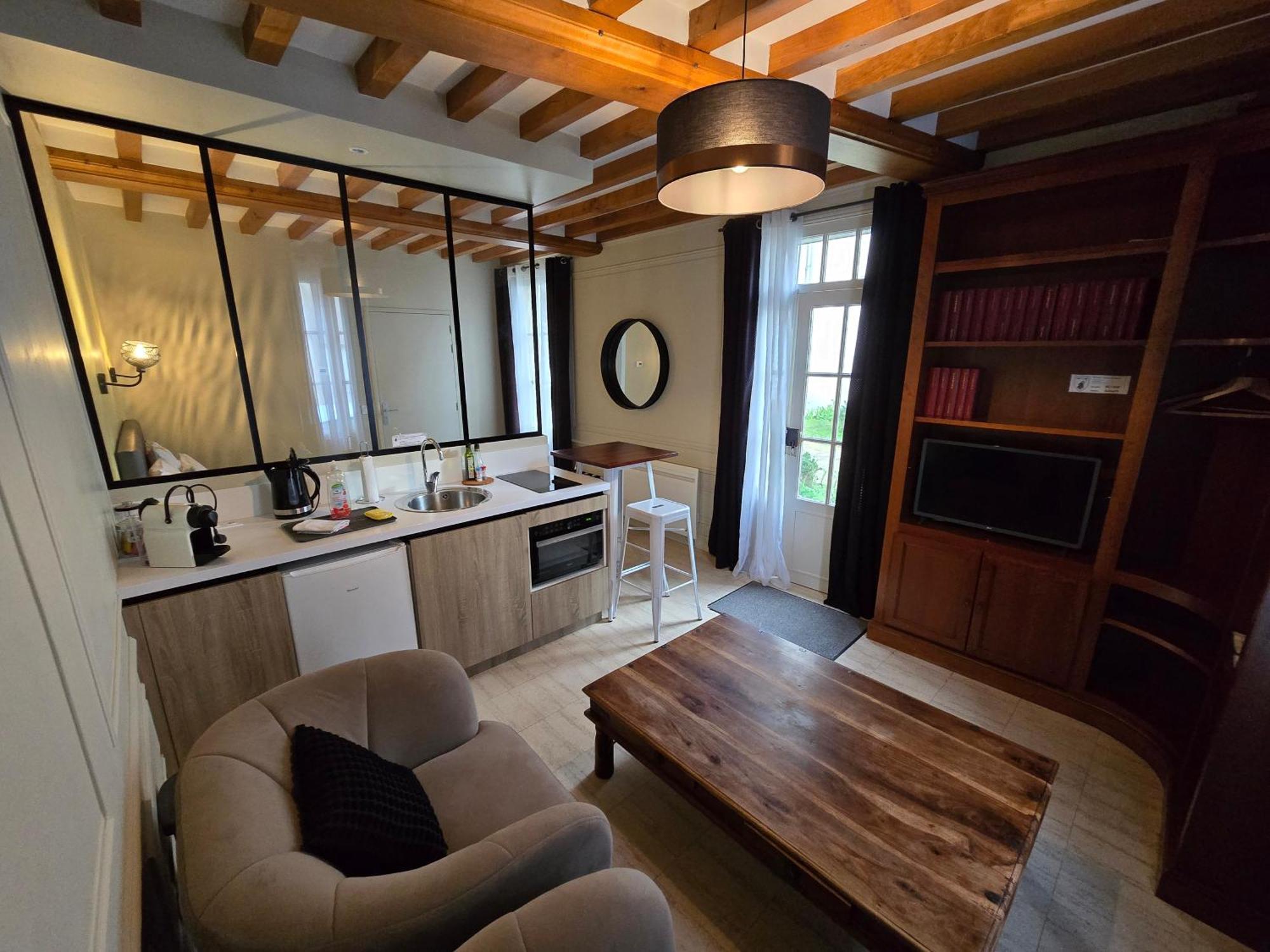 Au Loup Historic Apartments 바이외 외부 사진
